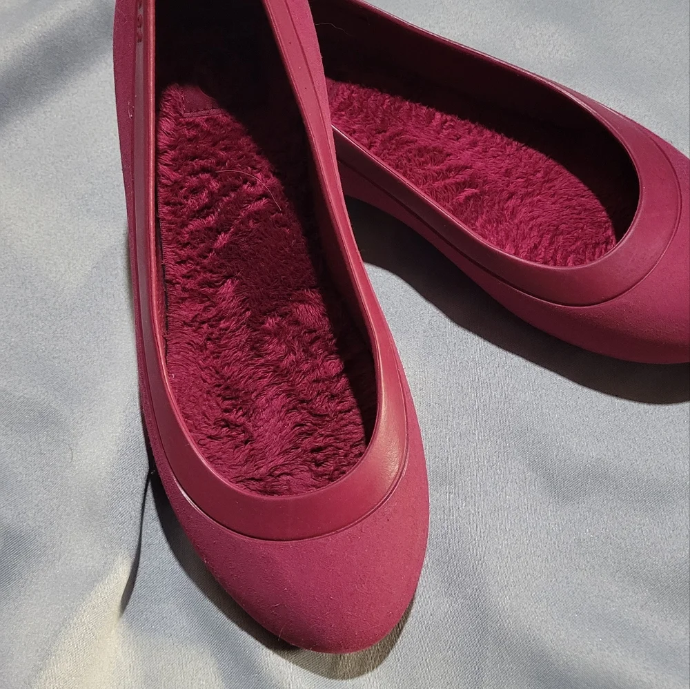 Crocs - Picture 1 of 2